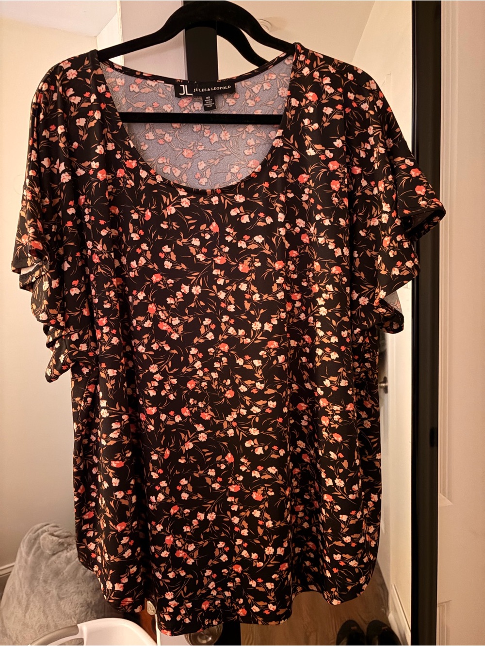 Jules & Leopold Black Floral Scoop Neck Top with Pink Accents